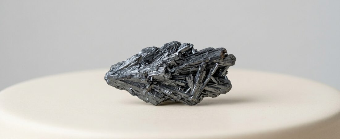 Pyrolusiet: betekenis en werking van de zeldzame transformatiesteen